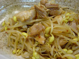 豆もやしと鶏肉のコチュジャン炒め