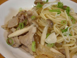 豚肉とシメジのパスタ