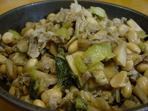 大豆としめじと青梗菜のごま油炒め