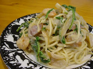 グラタンソースでクリームパスタ