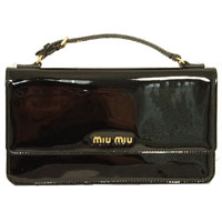 MIUMIU ： ミュウミュウ 持ち手付きエナメル長財布