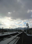 余市駅。電化してないと、ホームに出たとき空が広く見えます