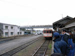 またきた石岡駅。歩道橋上の人が増えすぎ!