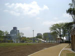 つくば駅前の公園です。そういやなぜ松戸住民が常磐線で土浦に行かないかって?そりゃ常磐線でちんたら行くよりつくばエキスプレスの方が早く、電車も空いてて快適だからですよ。