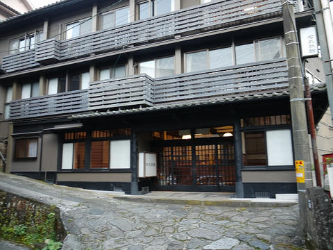 右丸旅館