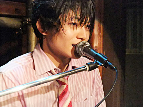 110305zg