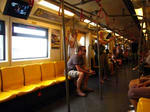 きれいなBTS電車の中