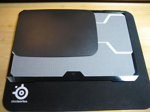 Razer_TRONマウスパッド比較