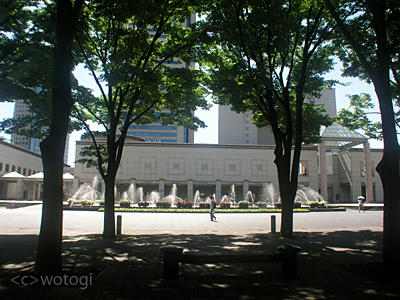 横浜美術館