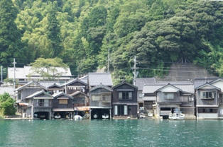 伊根の舟屋群