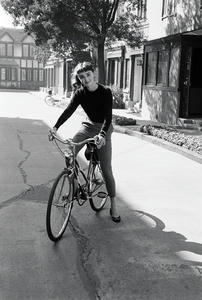 audrey-hepburn-on-bike_3.jpg