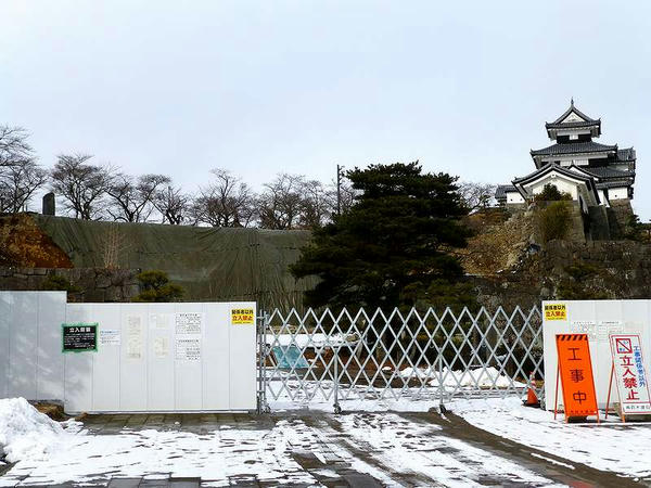 清水門付近から観た三重櫓