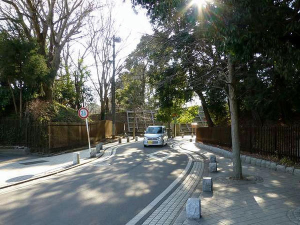 二の丸方向からの大手門跡