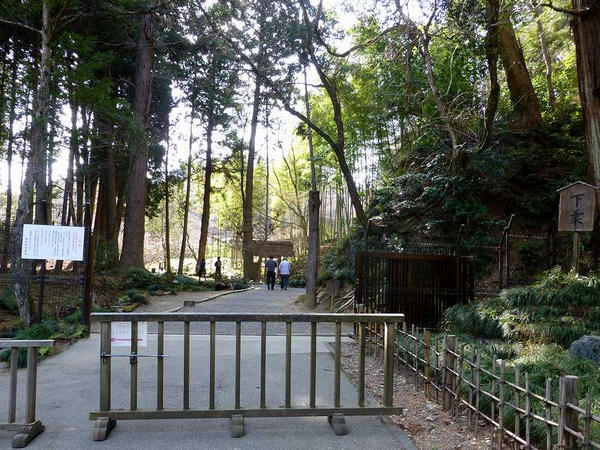 西山荘入口
