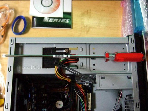 急遽購入した軸の長いドライバー（確か、軸長25cmだったかと）