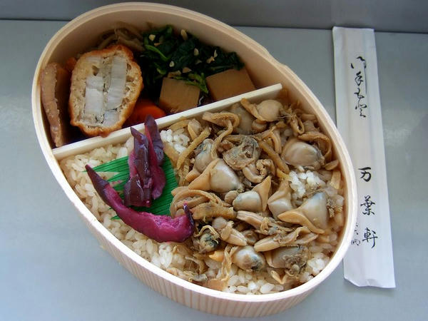 万葉軒の漁り弁当