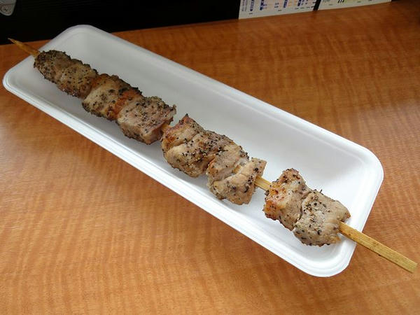 入場口付近のテント（名称不明）の深雪ぶた串
