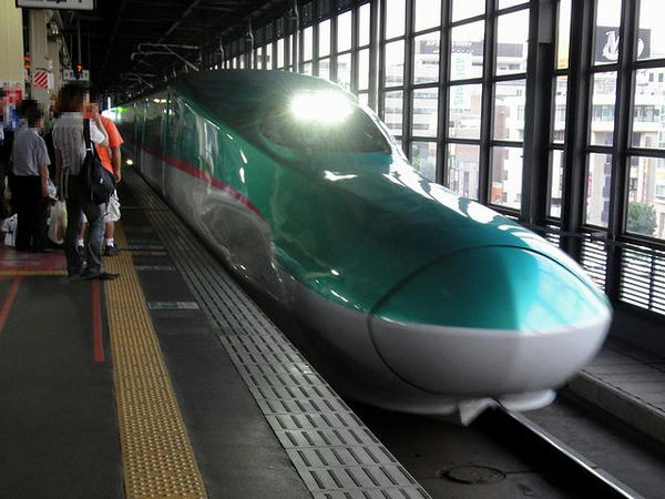 盛岡駅で見かけたはやぶさ号