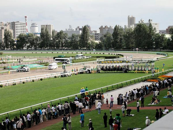 芝1,800mスタート地点