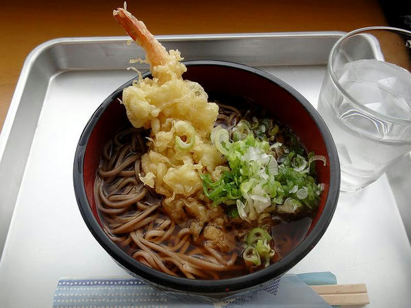 天ぷらそば 520円