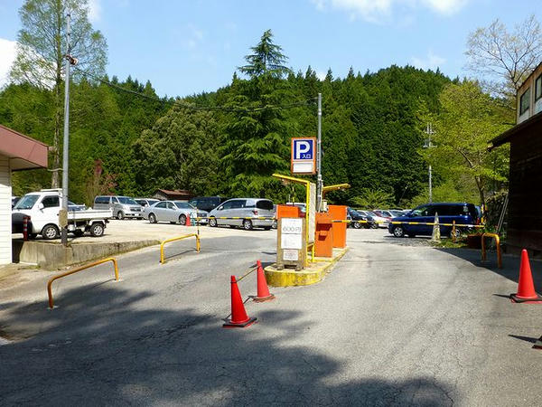 金剛山麓まつまさ駐車場
