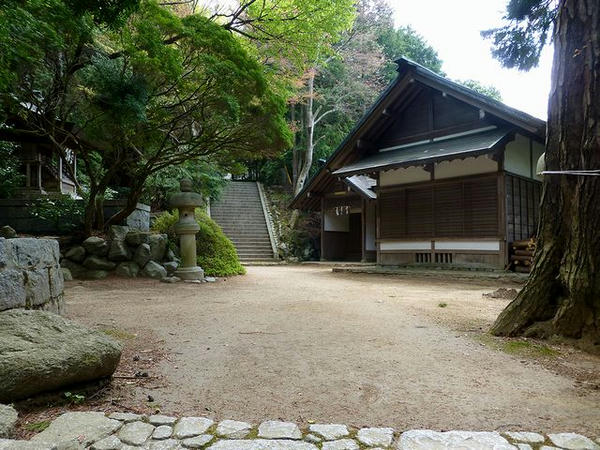 千早神社社務所付近