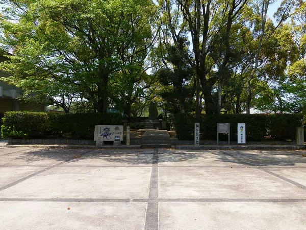 楠公誕生地