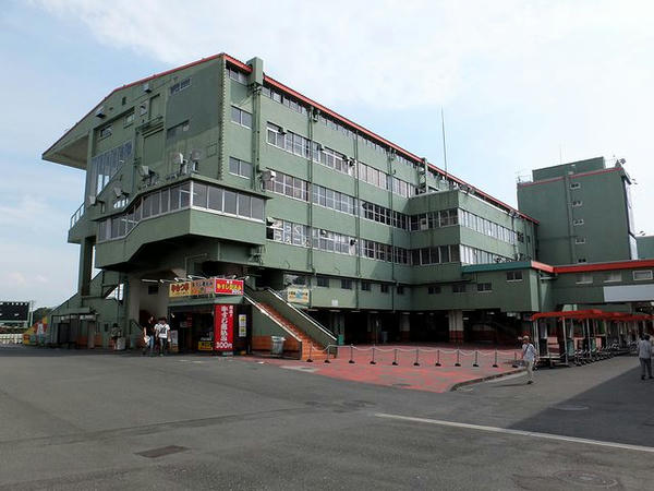 第一仲商店は営業中