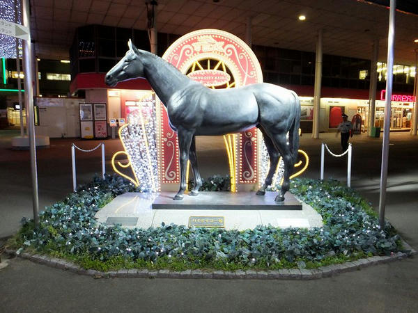 トゥインクルなハイセイコー像
