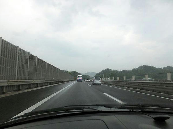 雨の東北道を帰る