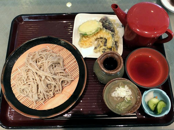 内川そば＋本日の天ぷら（三種盛り）