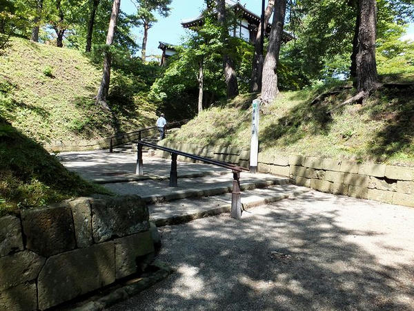 長坂門跡
