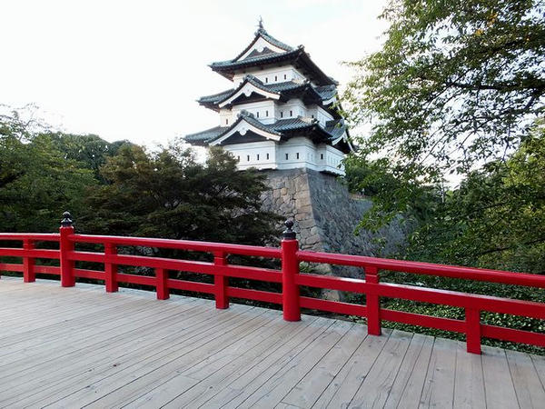 下乗橋と天守
