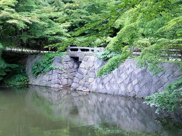 東内門外橋（石橋）