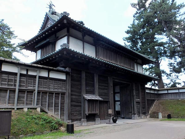 北門（亀甲門）
