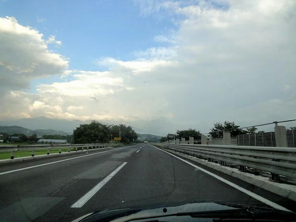 朝の東北道走行中