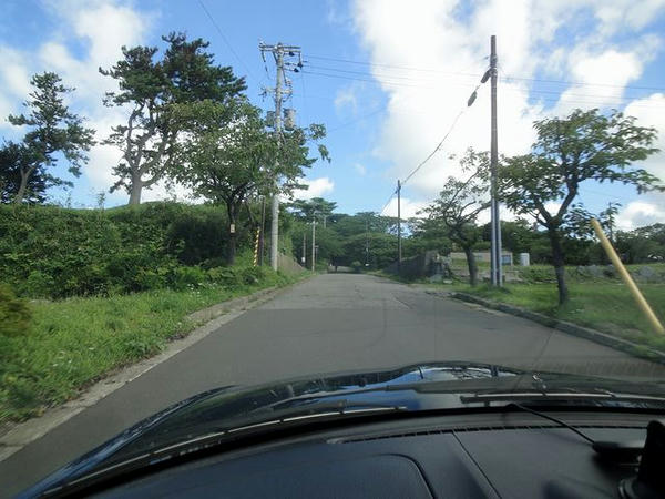松前城入り口付近