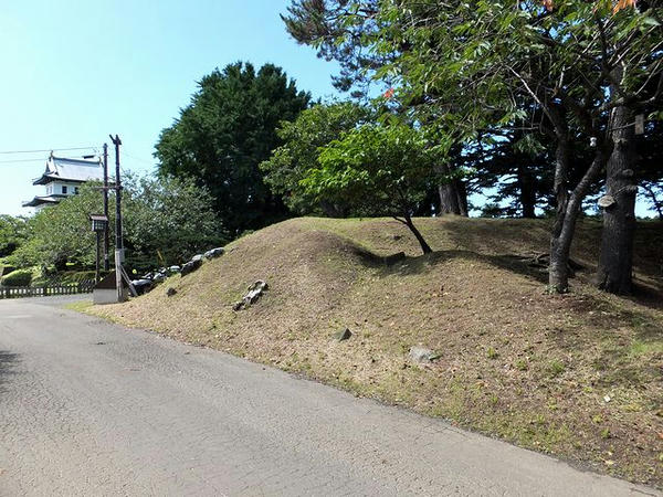 城内に残る土塁