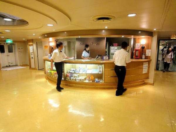 シルバークィーンの船内(1)