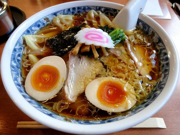 ワンタンメン 850円 ＋ 味付たまご 100円