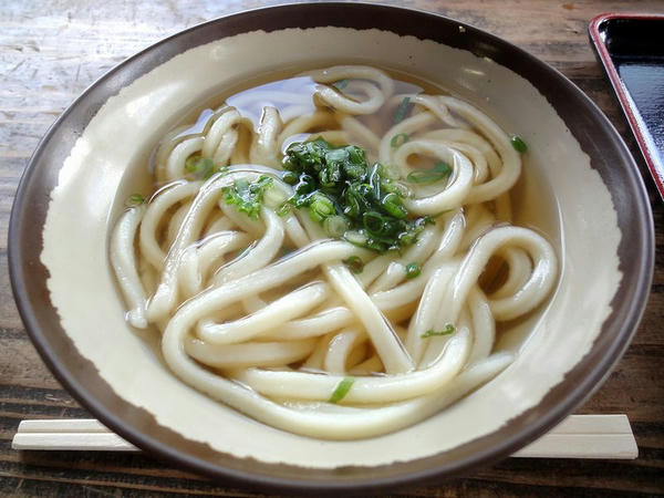 かけうどん 150円 （うどん熱1玉 150円）