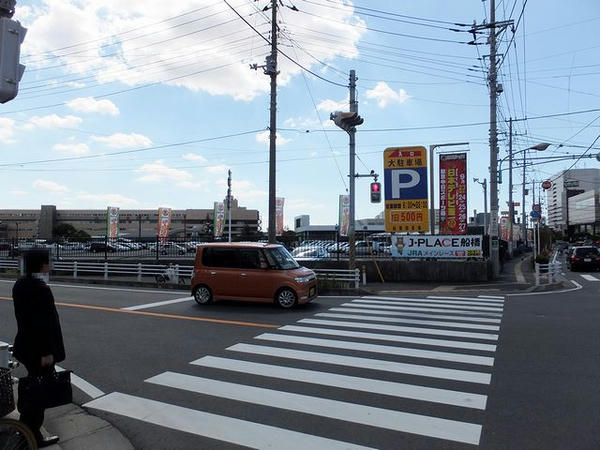 船橋競馬場手前の交差点