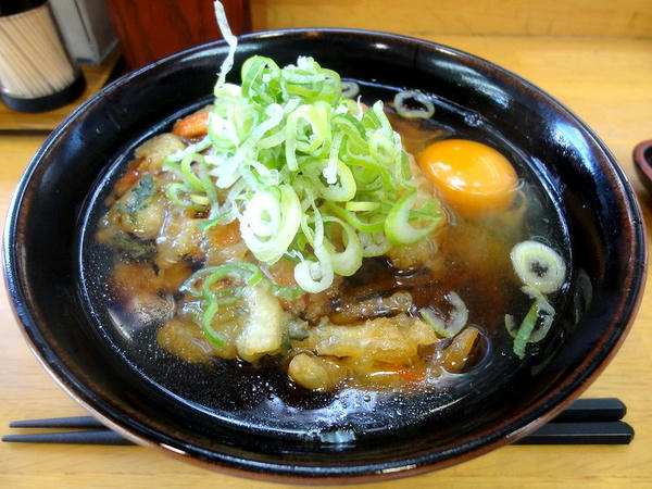 かき揚げそば（玉子入り） 500円