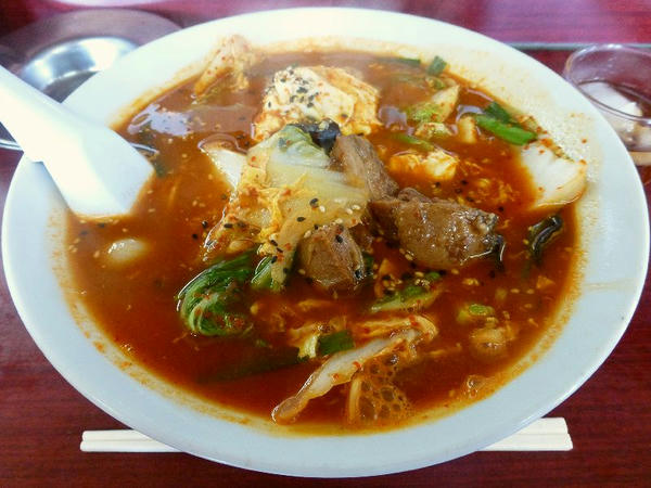 カルビラーメン 900円