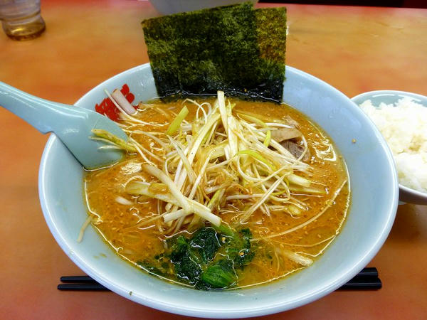 特製味噌ネギラーメン（脂普通・味普通・麺普通） 790円 ＋ 半ライス 110円