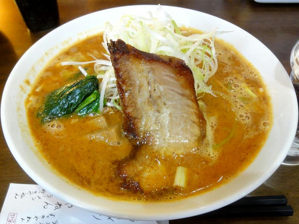 担々麺 800円