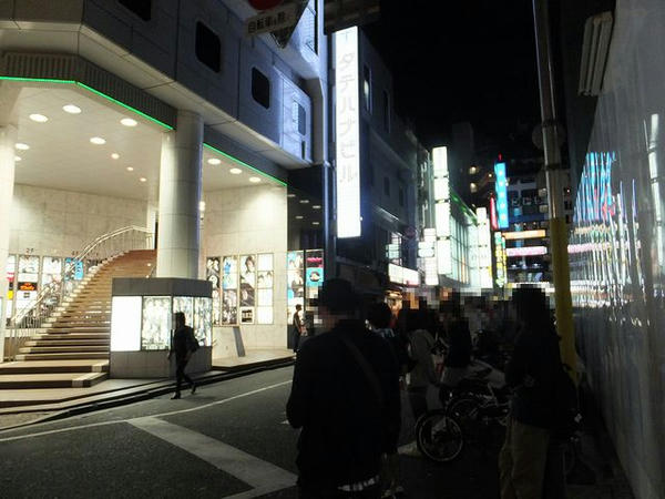 新宿LOFT前