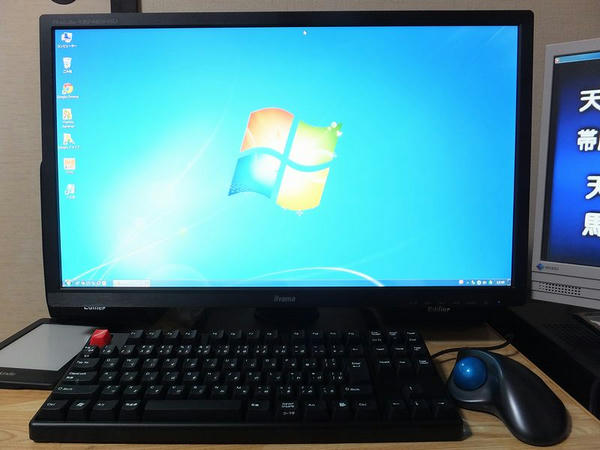 この度交換したキーボードとモニター