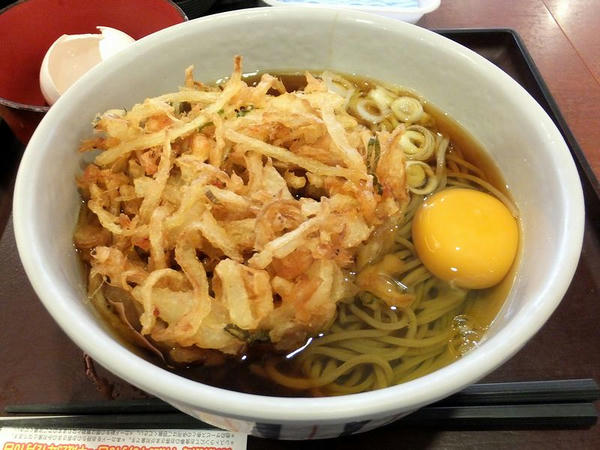 かき揚げそば 580円 ＋ 生卵 50円