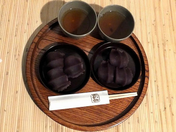 赤福 （1皿）280円（写真は2皿）